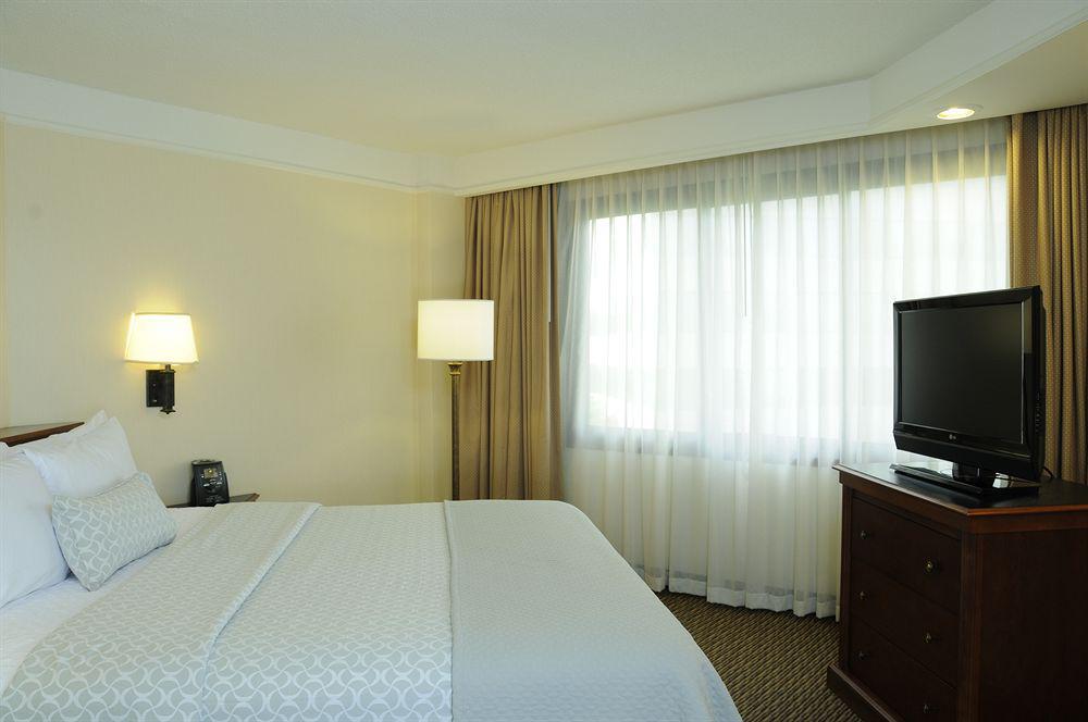 Embassy Suites טייסונס קורנר חדר תמונה