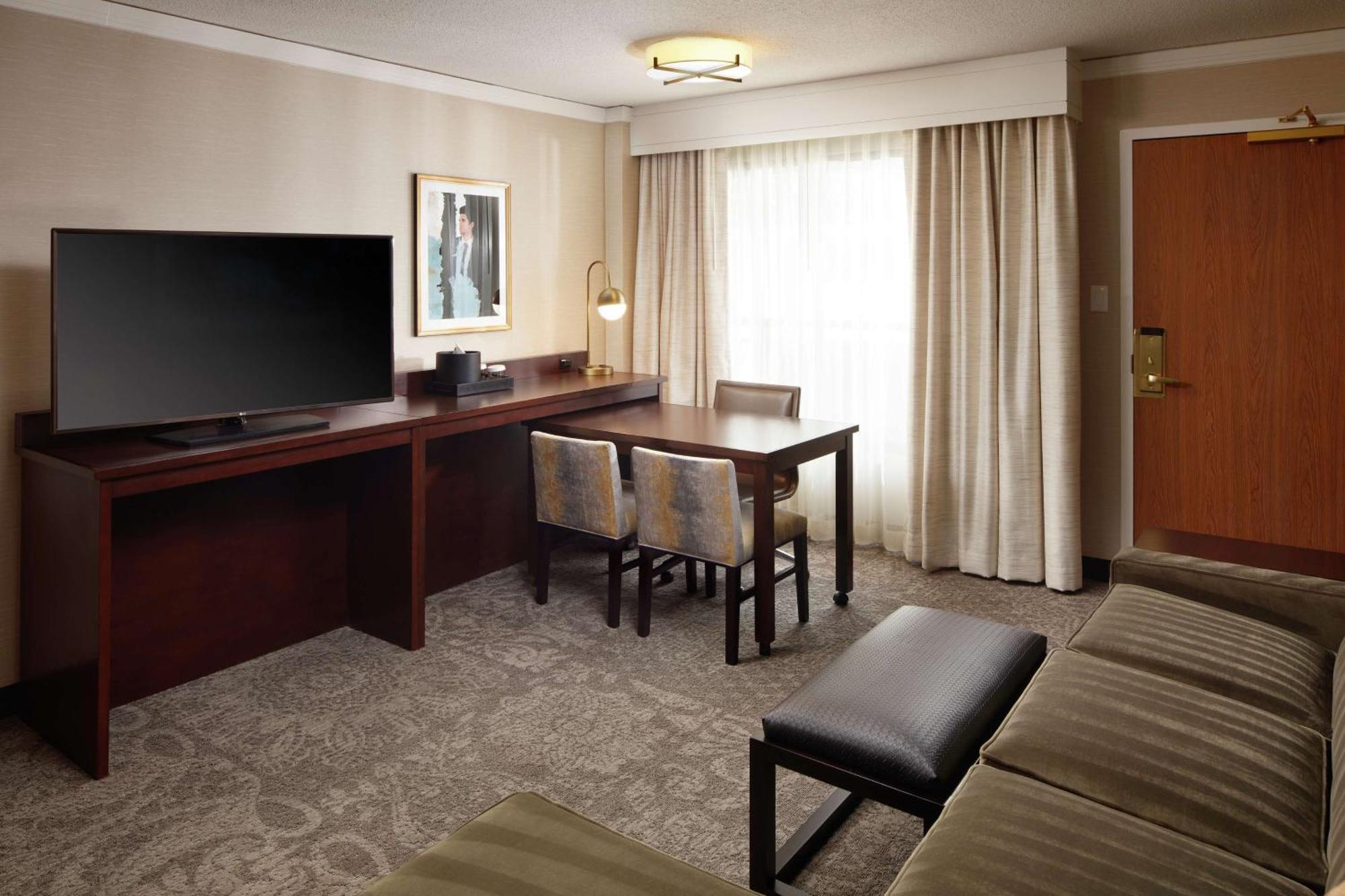 Embassy Suites טייסונס קורנר מראה חיצוני תמונה