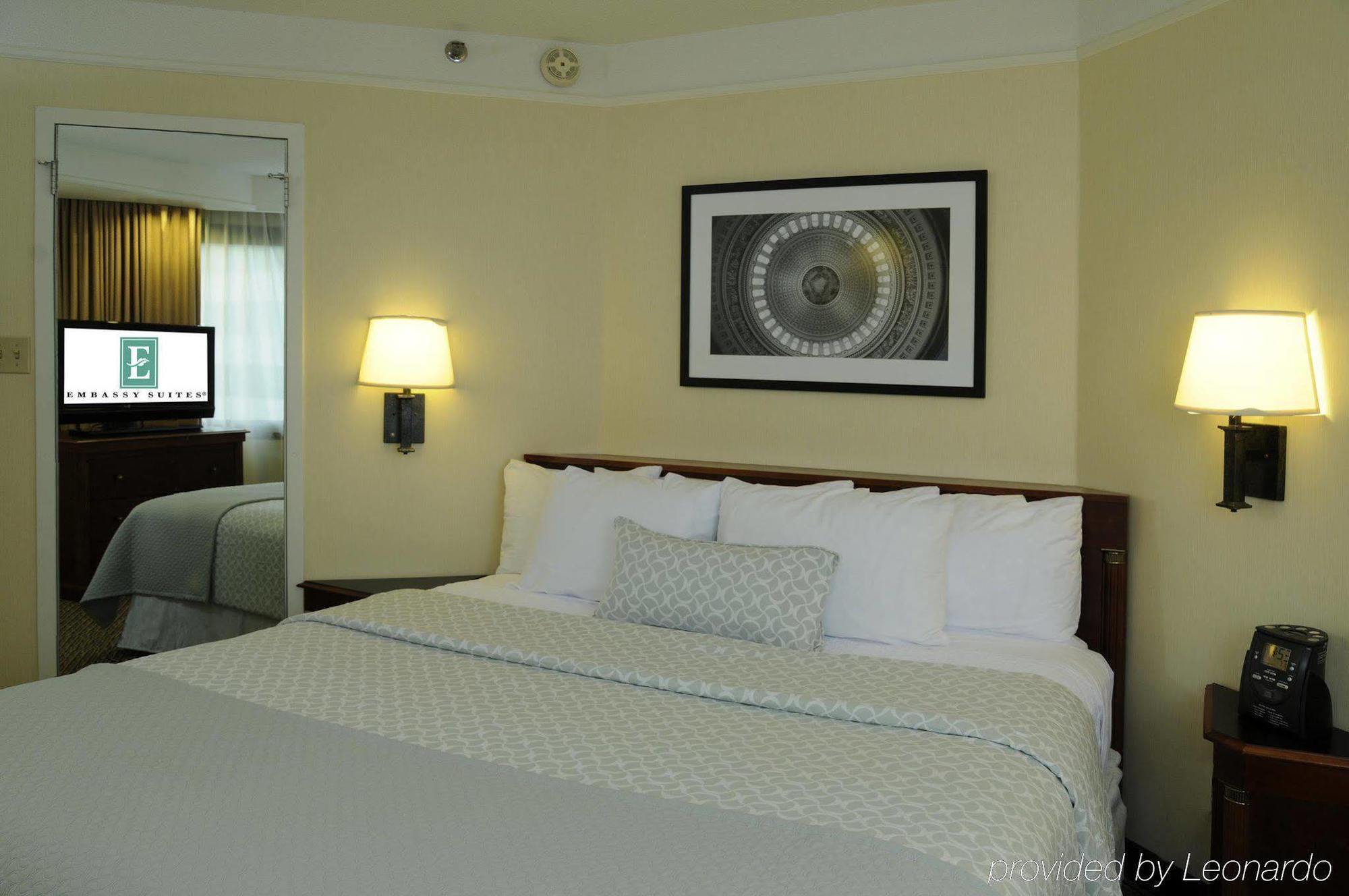 Embassy Suites טייסונס קורנר חדר תמונה