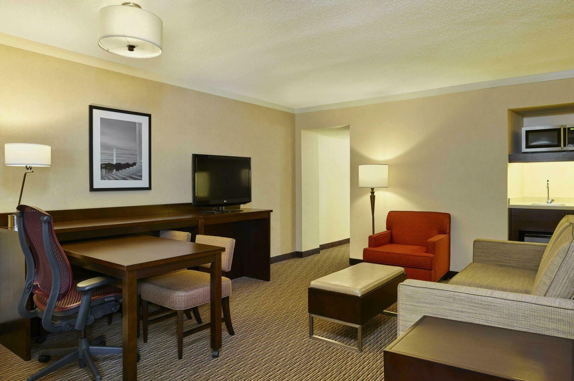 Embassy Suites טייסונס קורנר מראה חיצוני תמונה